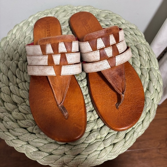 Bed Stu Yoli White/Tan Leather Triple Banded Slip On Thong Comfort Aztec Sandals - Picture 3 of 10
